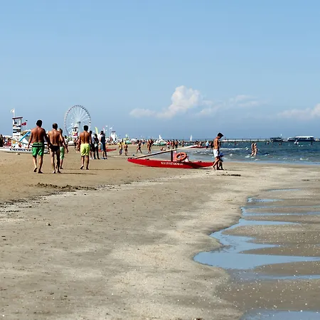 Baltic 酒店 里米尼